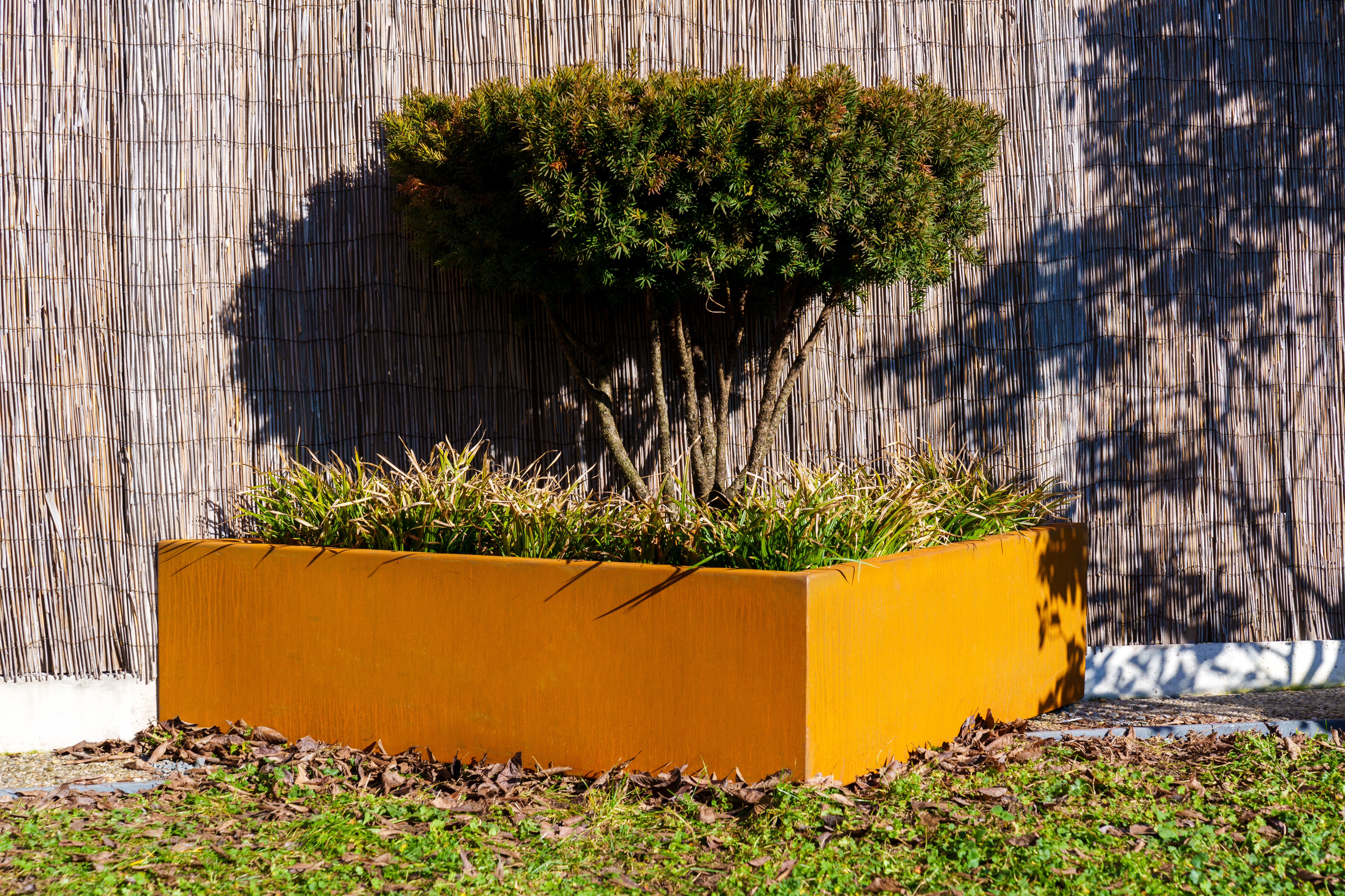 jardinière triangle en acier corten